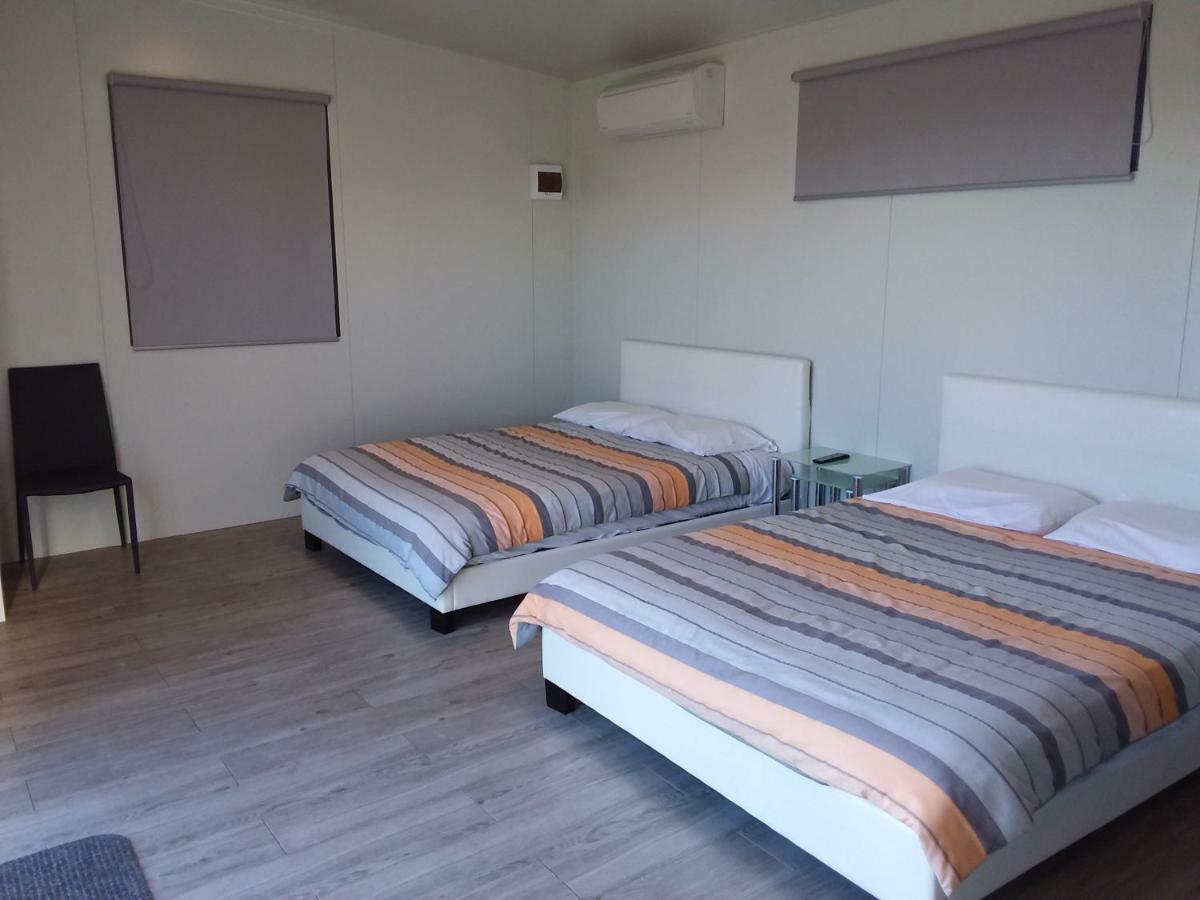 Pine Lake View Lodge Kaiapoi Esterno foto