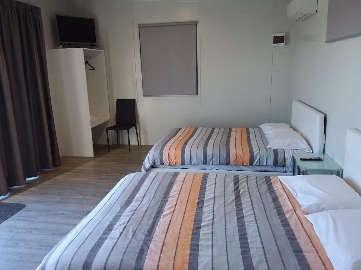 Pine Lake View Lodge Kaiapoi Esterno foto